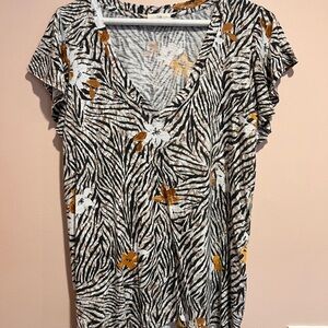 T.La Black and White Flutter Sleeve Blouse